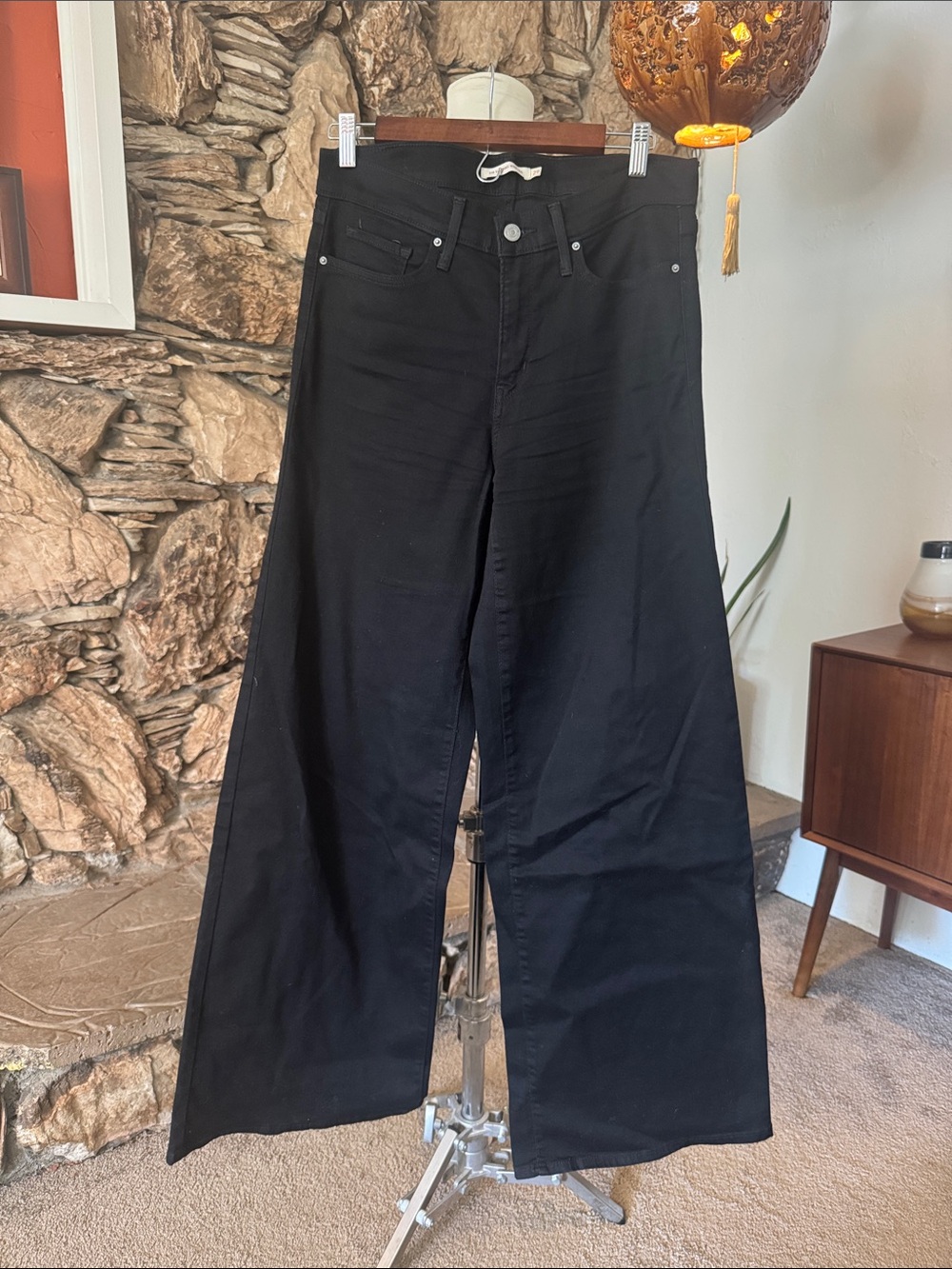 Levi’s 318 Shaping Tall - Black Stretch Denim Wide-Leg Jeans